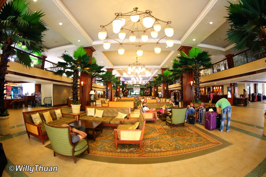 Phuket Graceland Resort Lobby