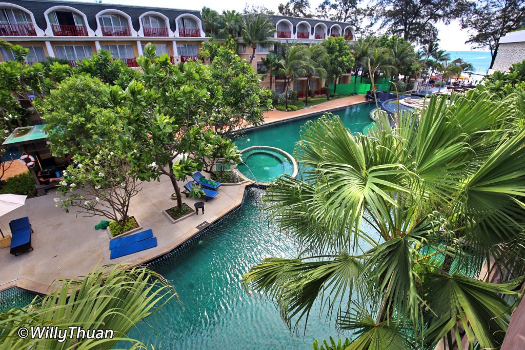 graceland resort pool