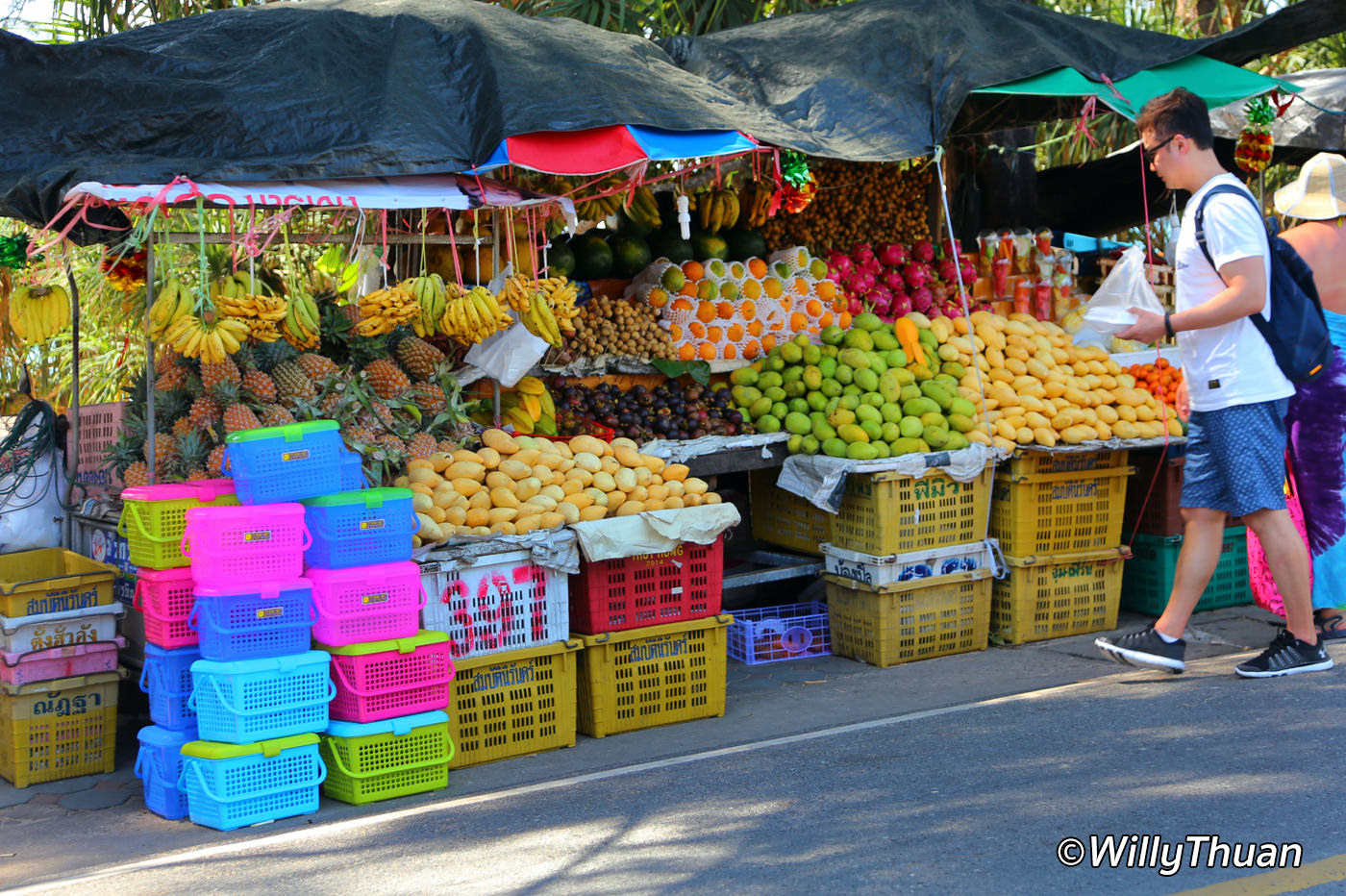 Fruit vendors on the road side of Naithon Beach