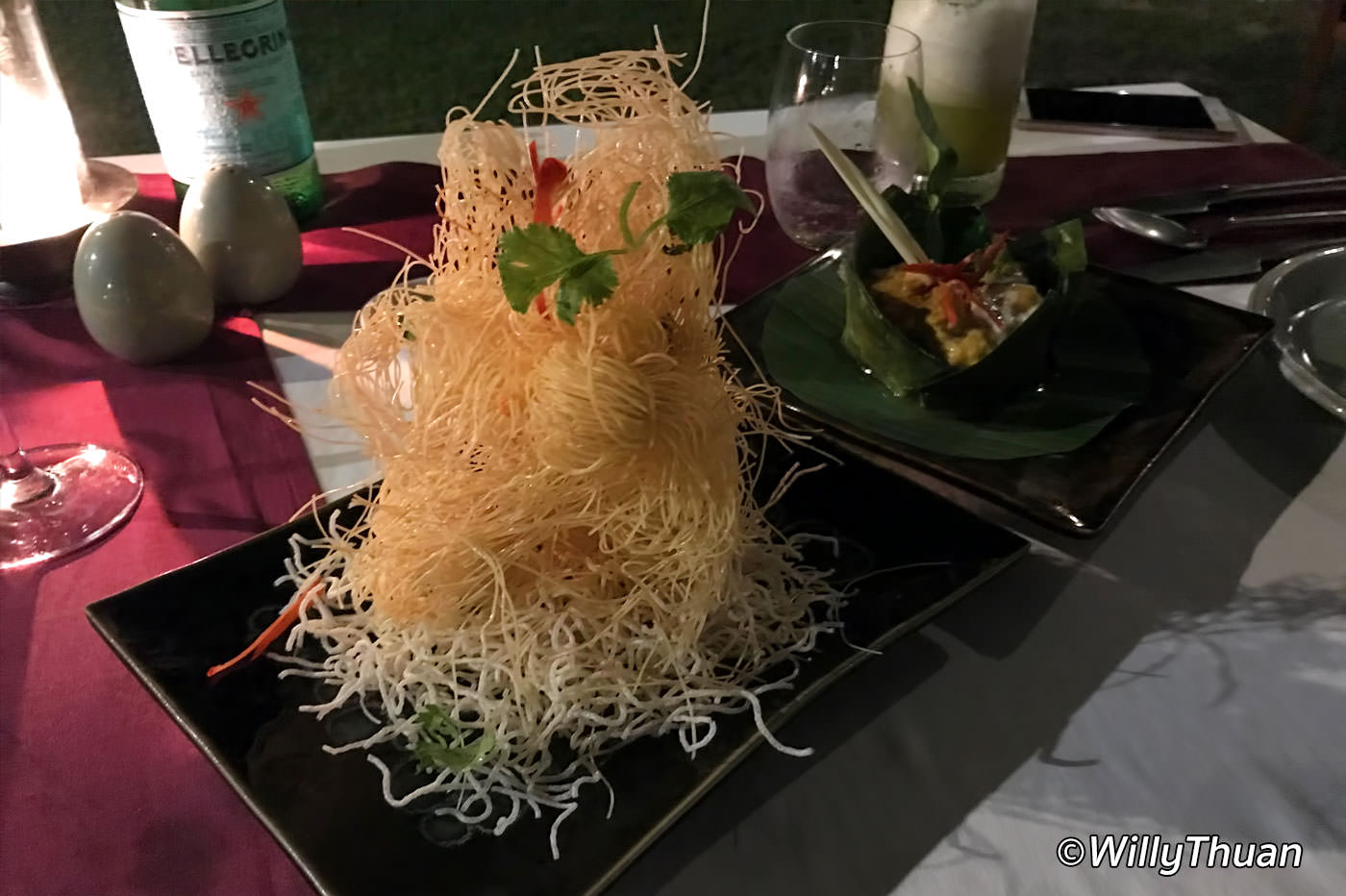 Goong Sarong is a prawn deep fried in vermicelli