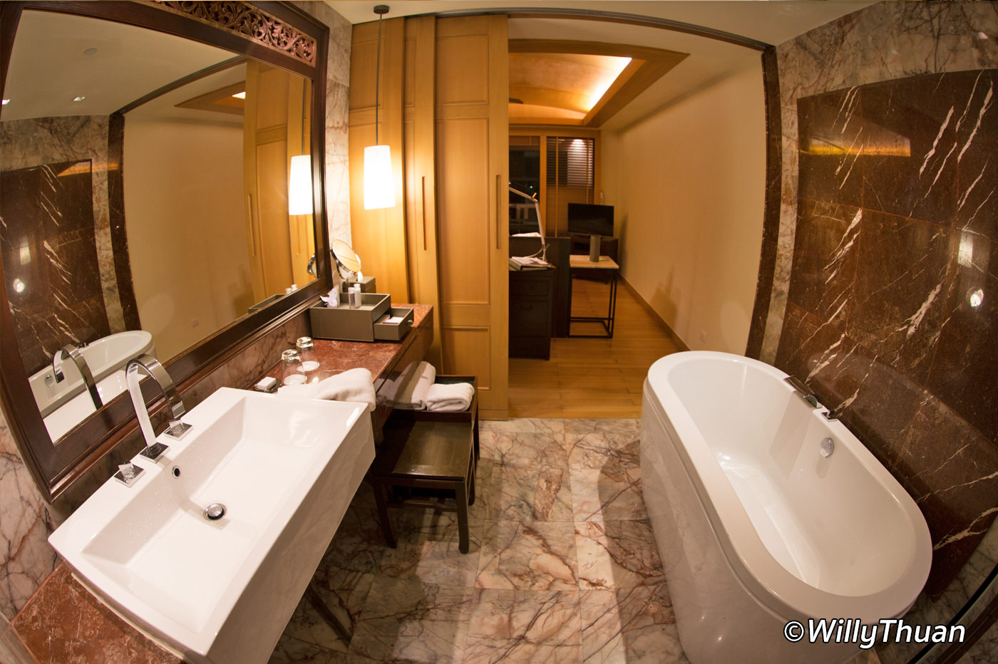 Deluxe Ocean Facing Bathroom at Centara Grand Beach Resort