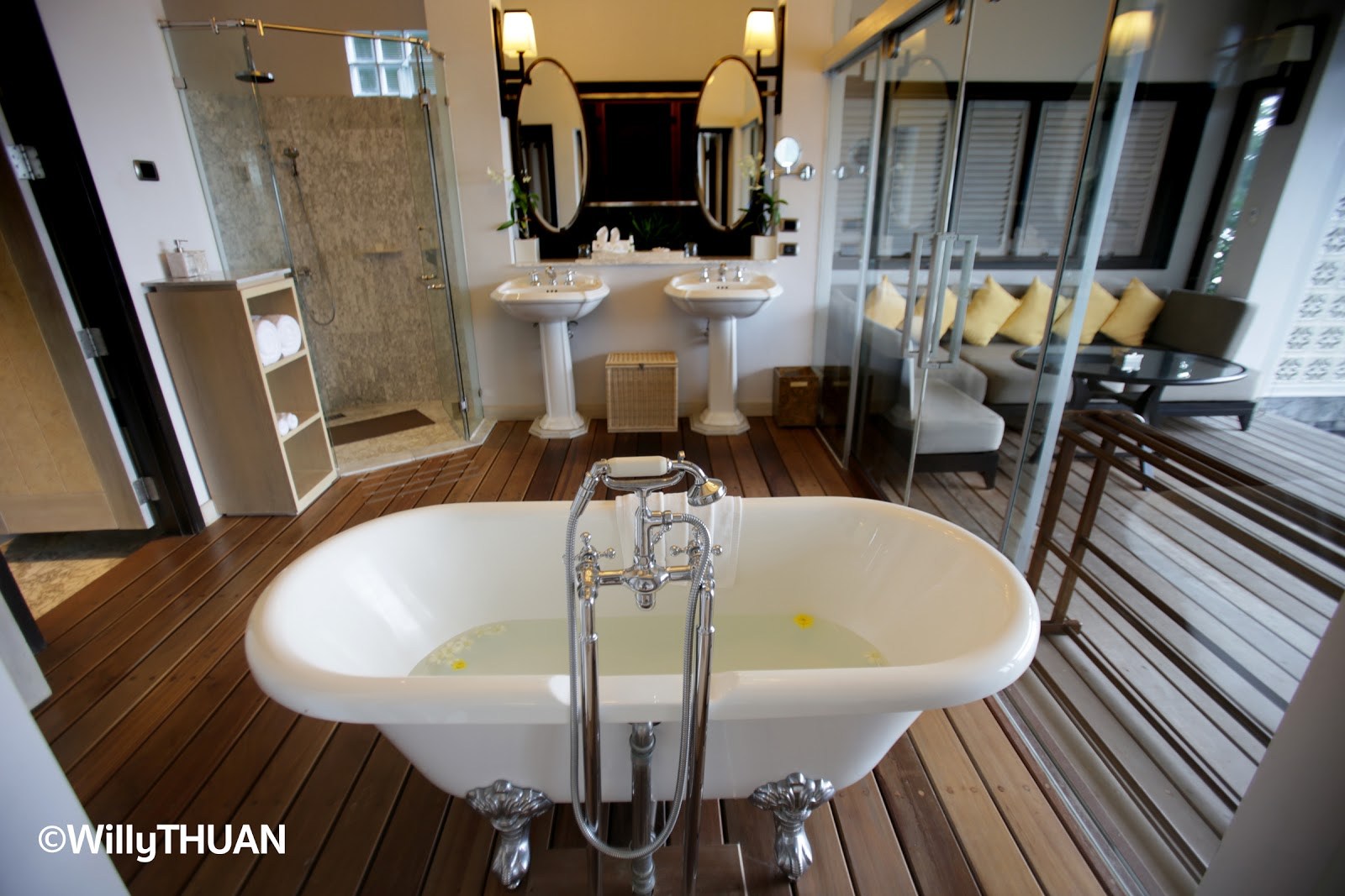 The bathroom in a villa at The Shore