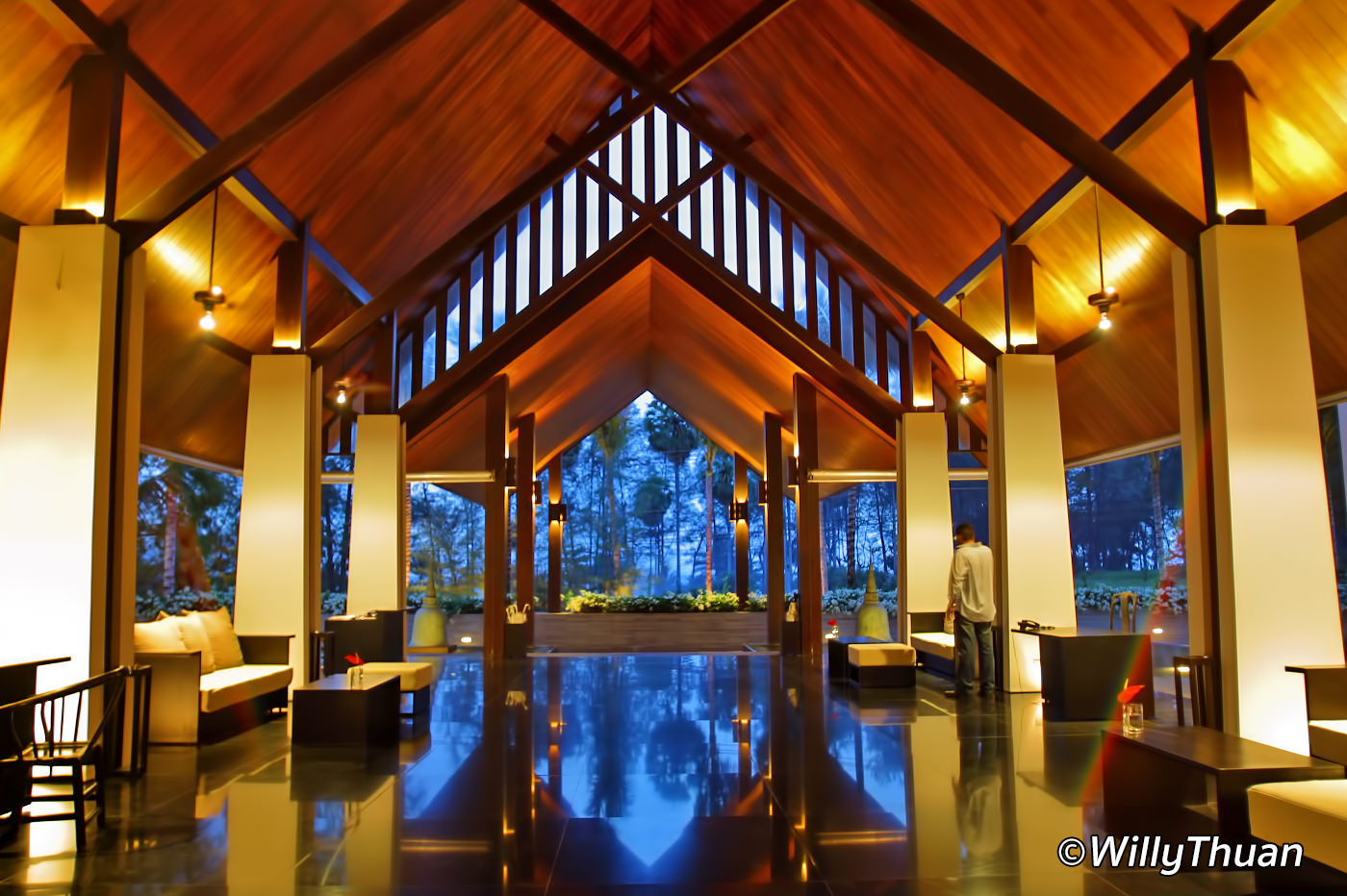 The lobby at Twinpalms Phuket Resort