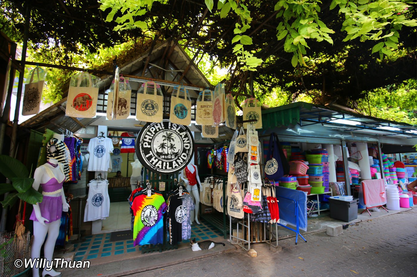 Shopping in Phi Phi Island