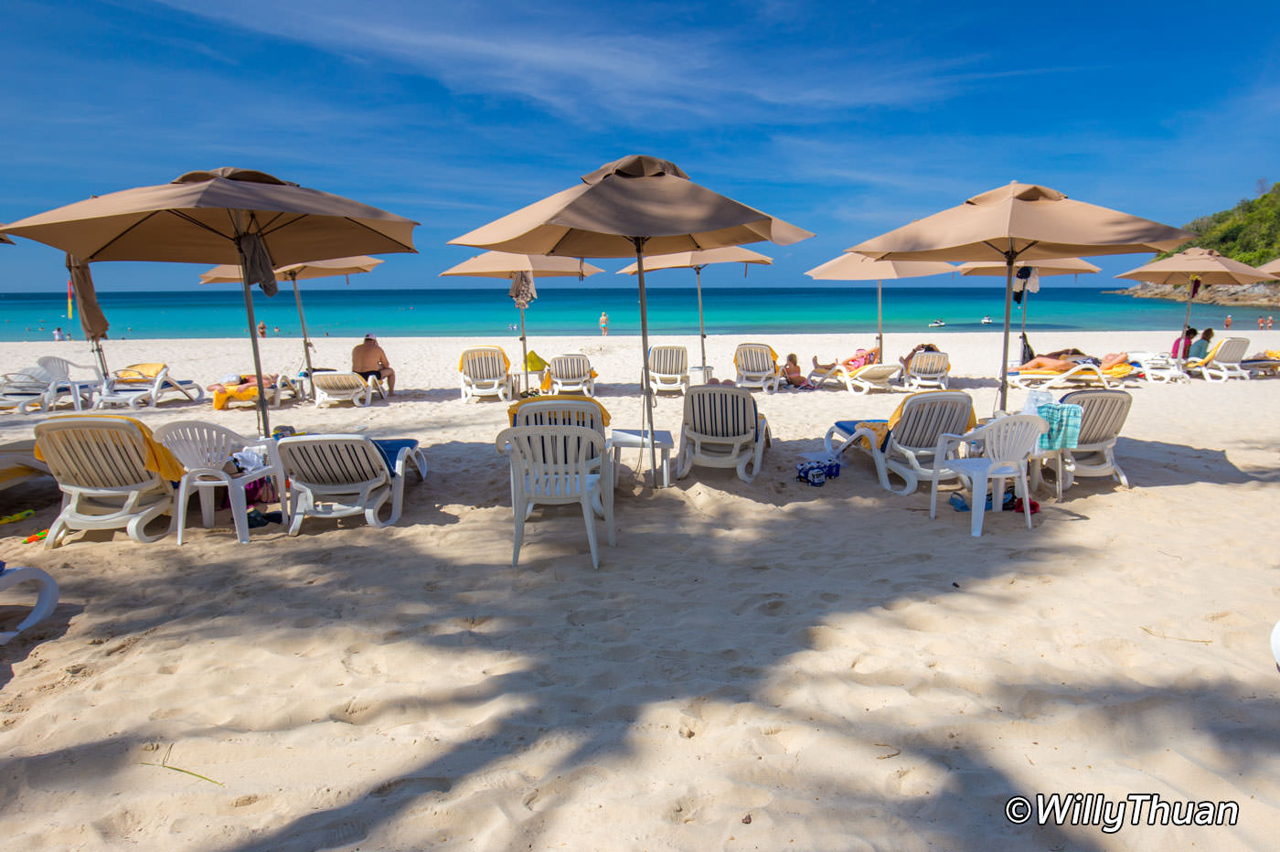 Beach loungers for free on Karon Noi Beach