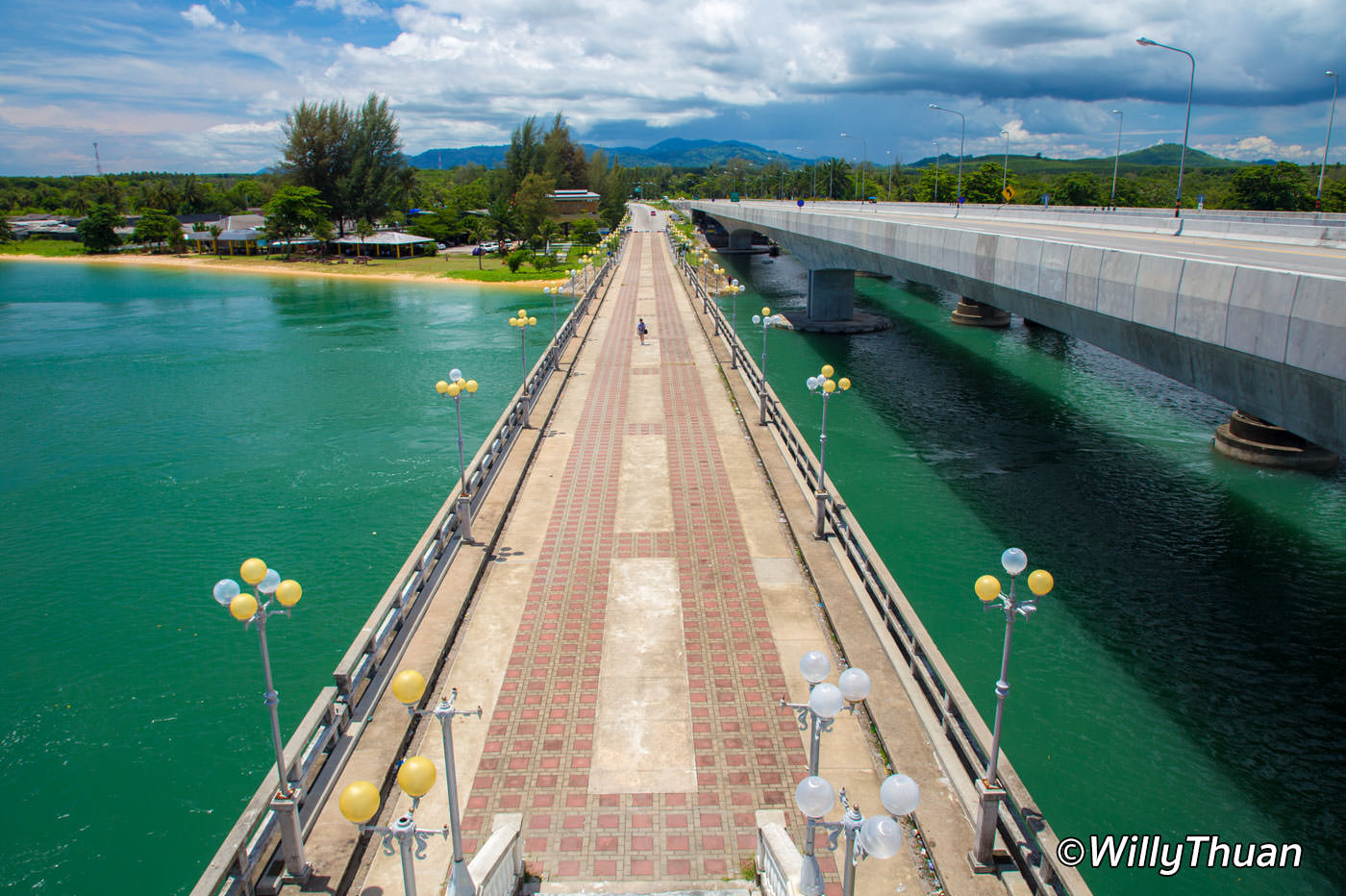 The old Sarasin Bridge runs parallel to the new bridge