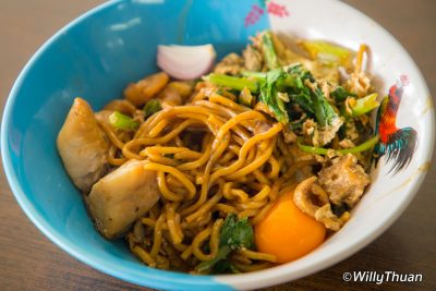 Nouilles Mee Ton Poe Hokkien dans la ville de Phuket