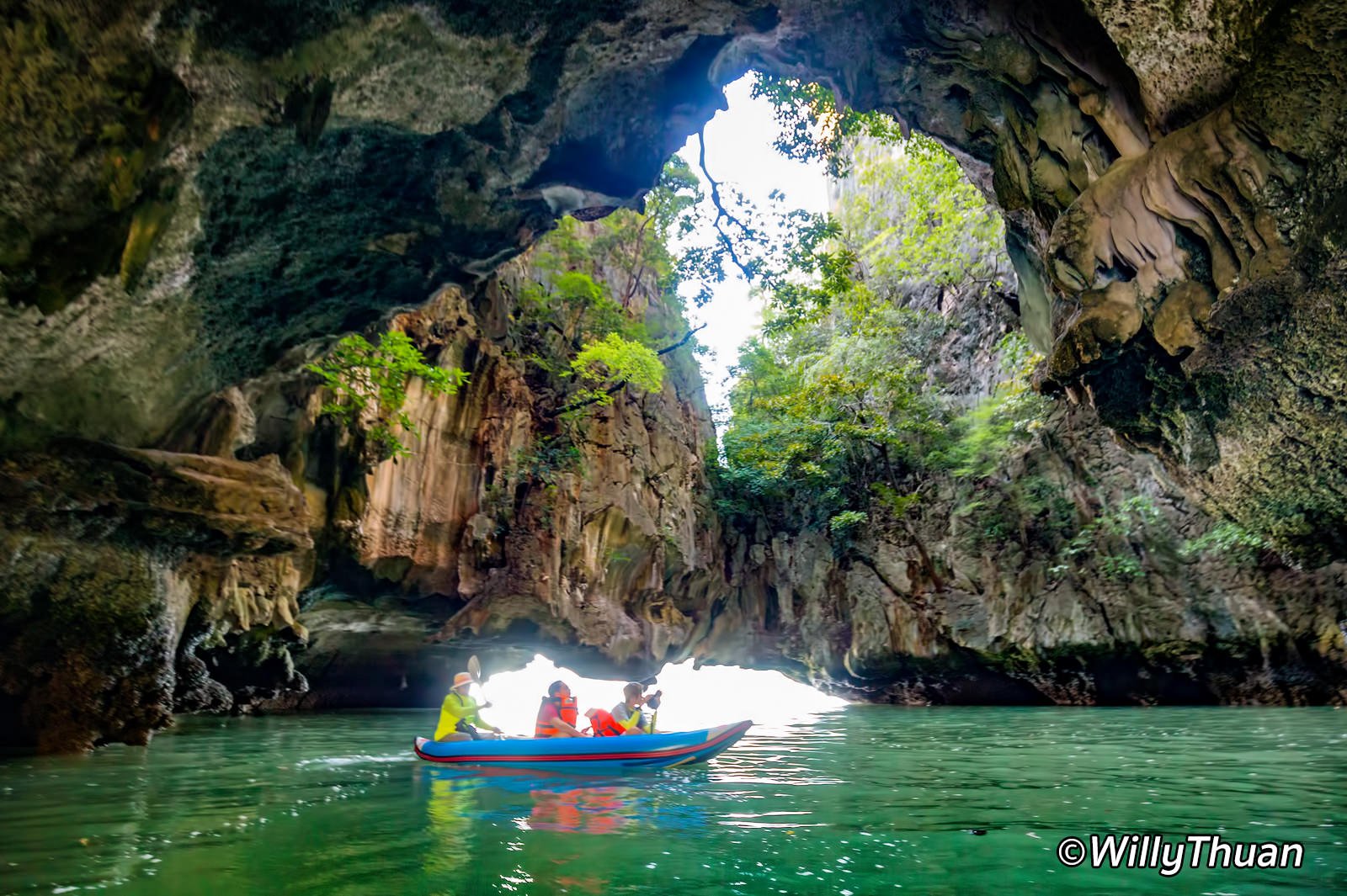 Kayaking in Hong Island in Phang Nga