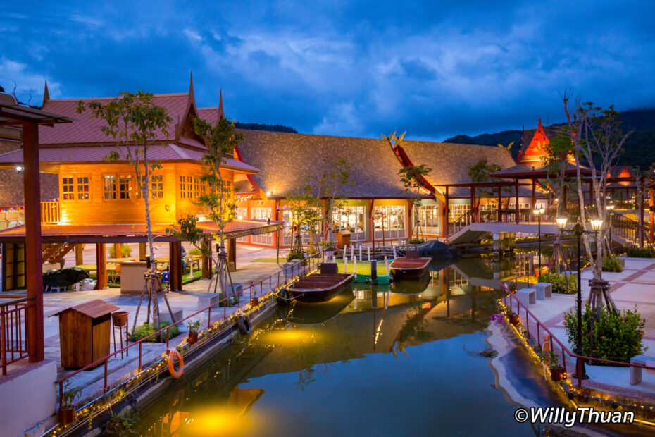 Thalang Maneekram Floating Market