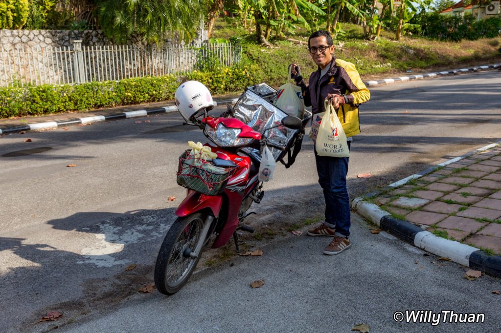 villa market delivery bike