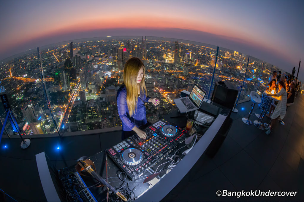 mahanakorn skywalk dj