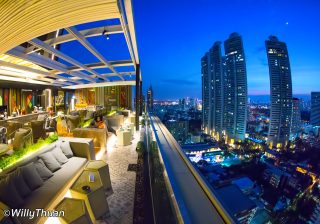 Sky on 20 Rooftop Bar at Novotel Bangkok