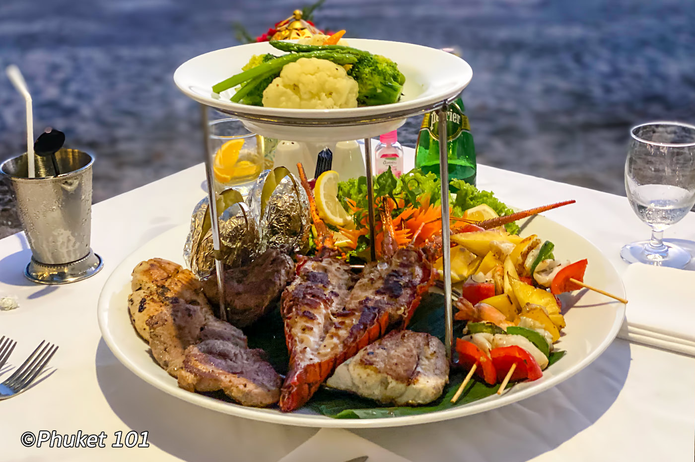thavorn-beach-village-romantic-dinner-7