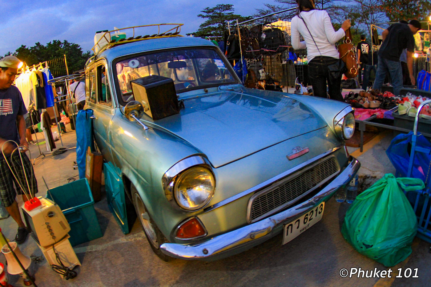 Rod Fai Night Market Bangkok