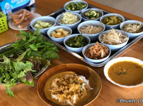 Kanom Jeen Saphan Hin in Phuket Town