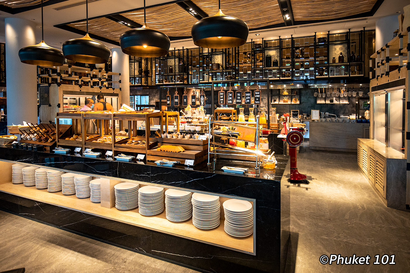 Chao Leh Restaurant at Four Points by Sheraton Phuket