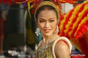 10 Ways to Spot Ladyboys in Phuket - PHUKET 101