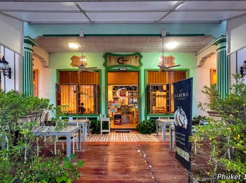 Crust Cafe & Restaurant - Italian Restaurant in Phuket Town