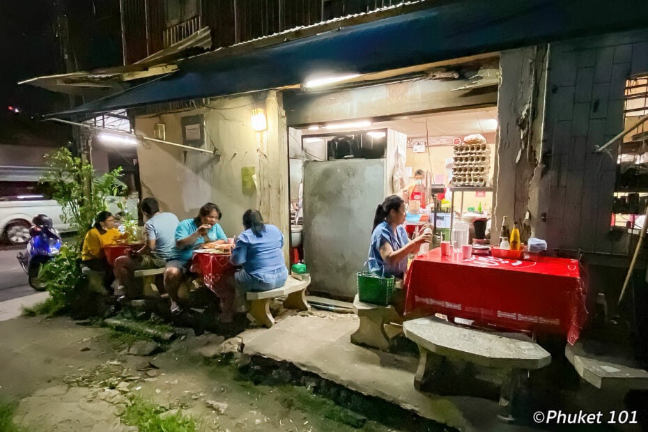 Hong Khao Tom Pla Restaurant in Phuket Town