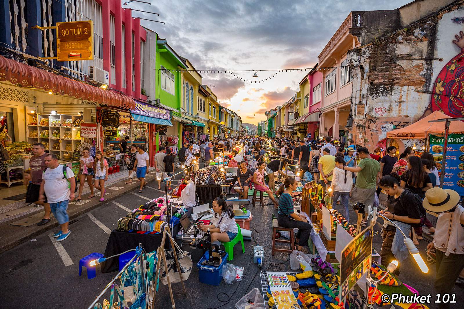 Marché piétonnier du dimanche à Phuket