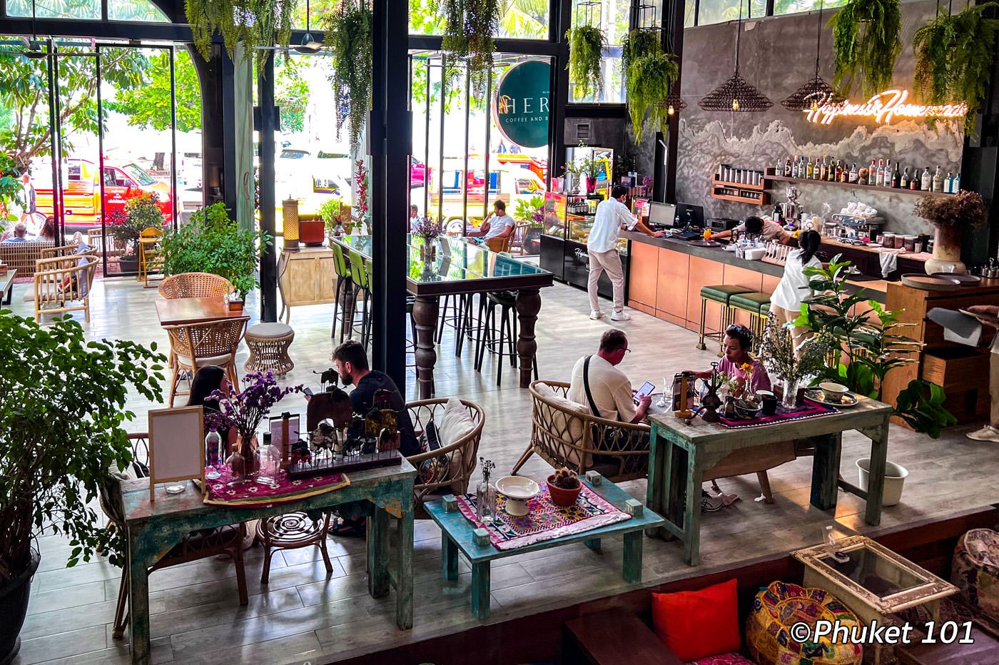 Hern Coffee and Bistro at Baan Laimai Patong