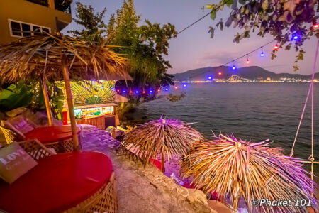 Tri Trang 海灘上的 Pitbull 酒吧