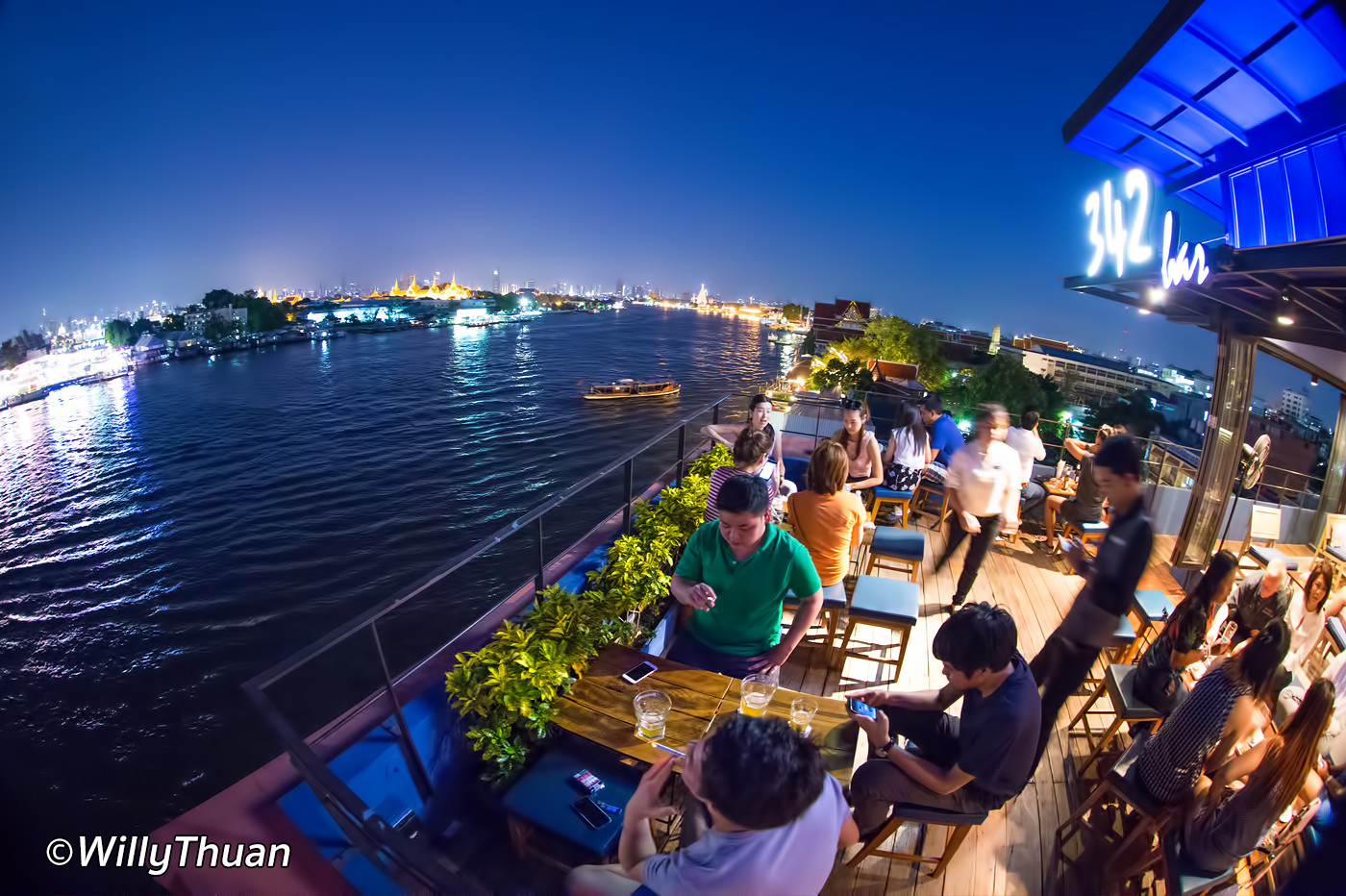 Bar 342 in Bangkok Thonburi