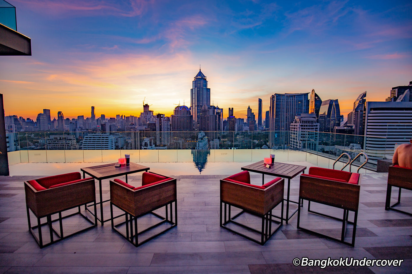 RedSquare Rooftop Bar at Novotel Bangkok Sukhumvit 4