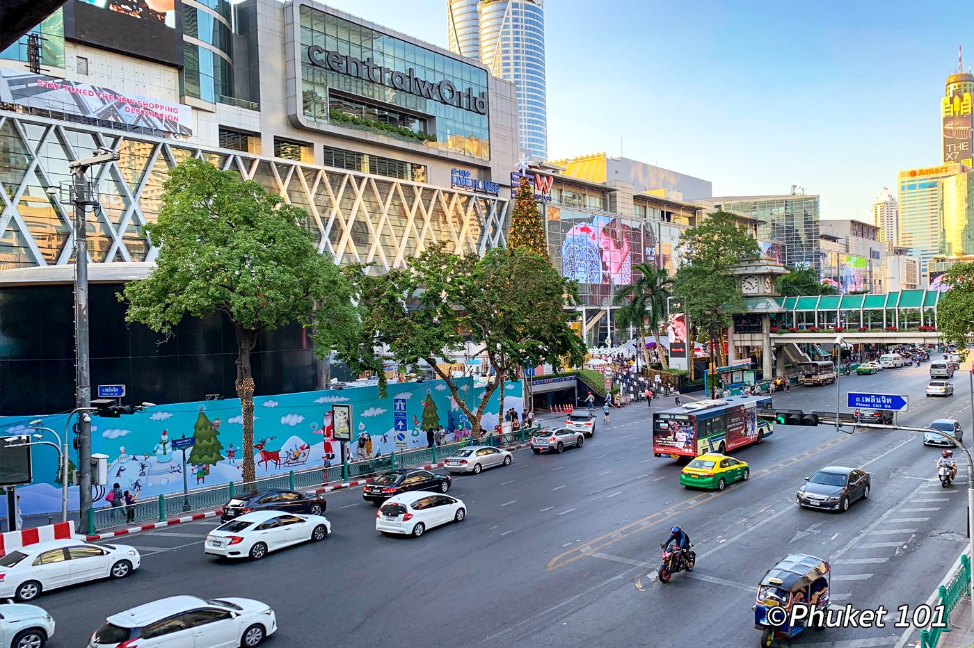 CentralWorld Shopping Malls in Bangkok