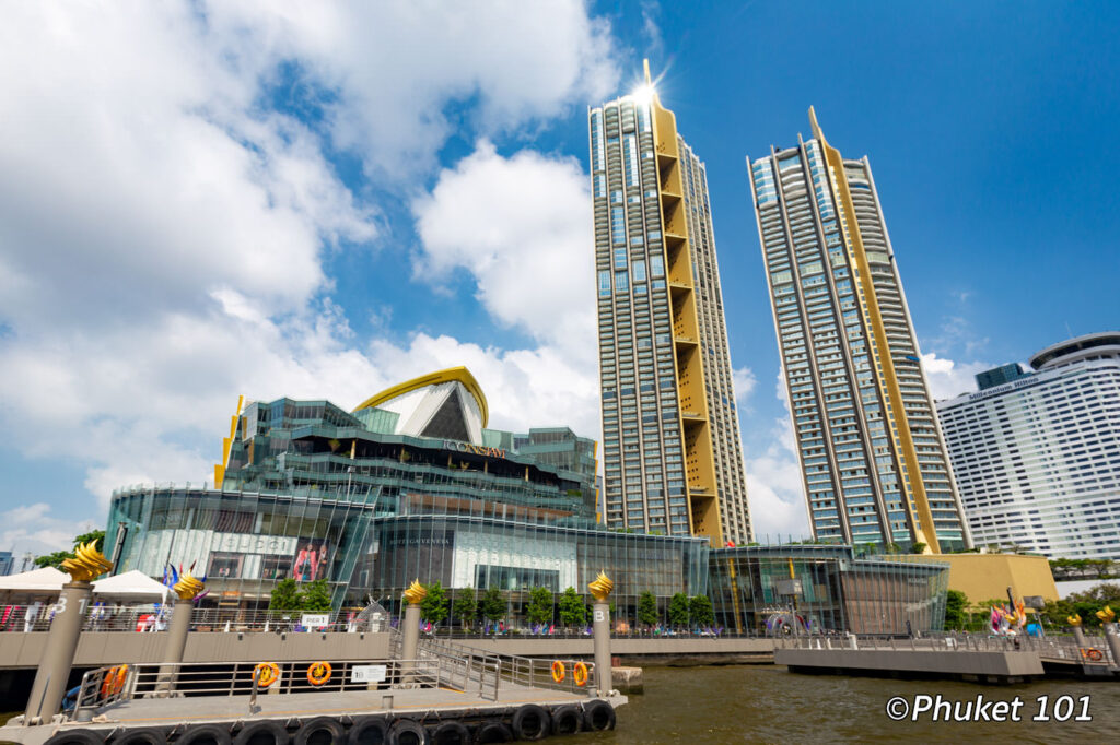 ICONSIAM - an immense shopping mall on the Bangkok riverside