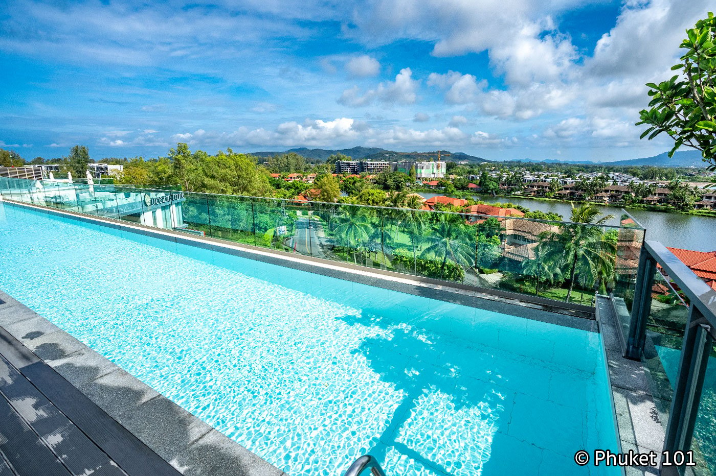 hilton garden inn rooftop pool