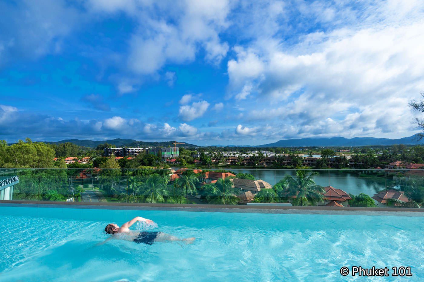 hilton garden inn rooftop swimming pool