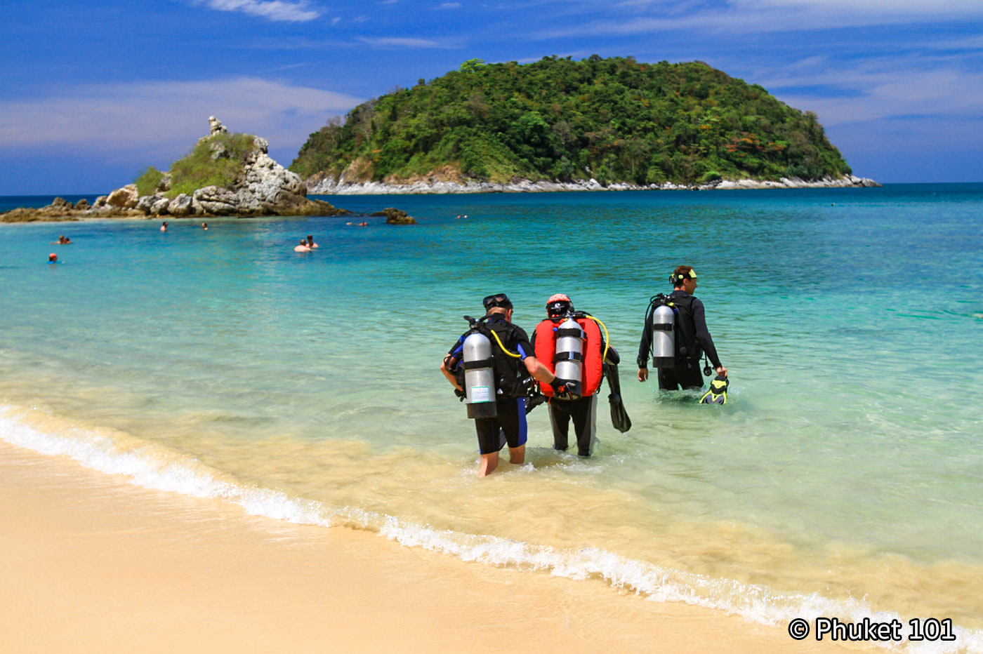 Shore Diving in Kata Beach - PHUKET 101