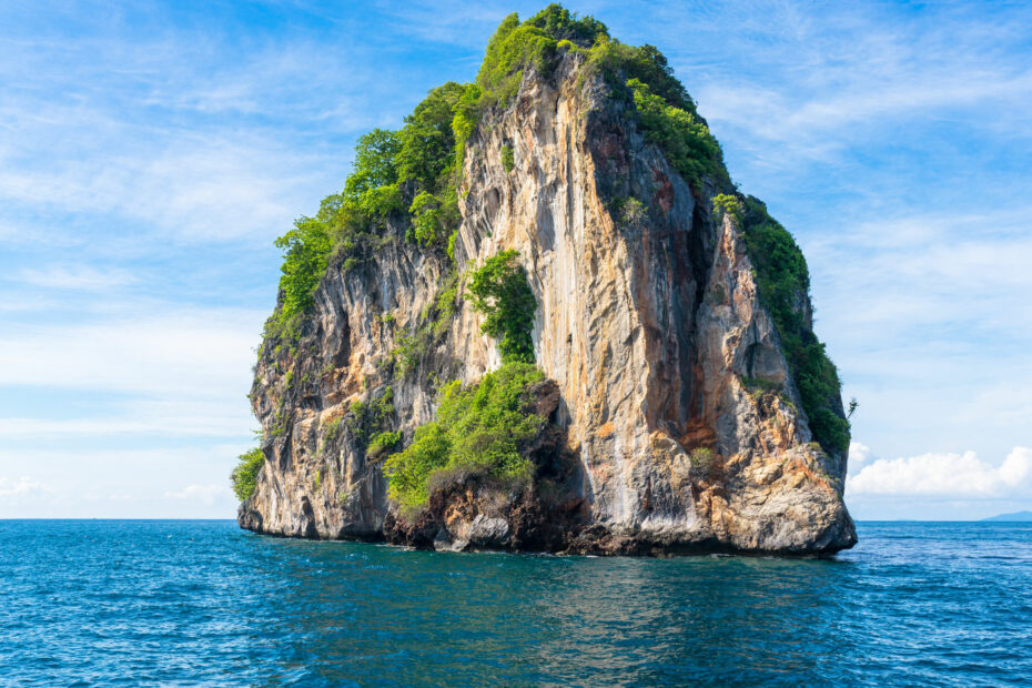 7 Best Phuket Dive Sites - PHUKET 101