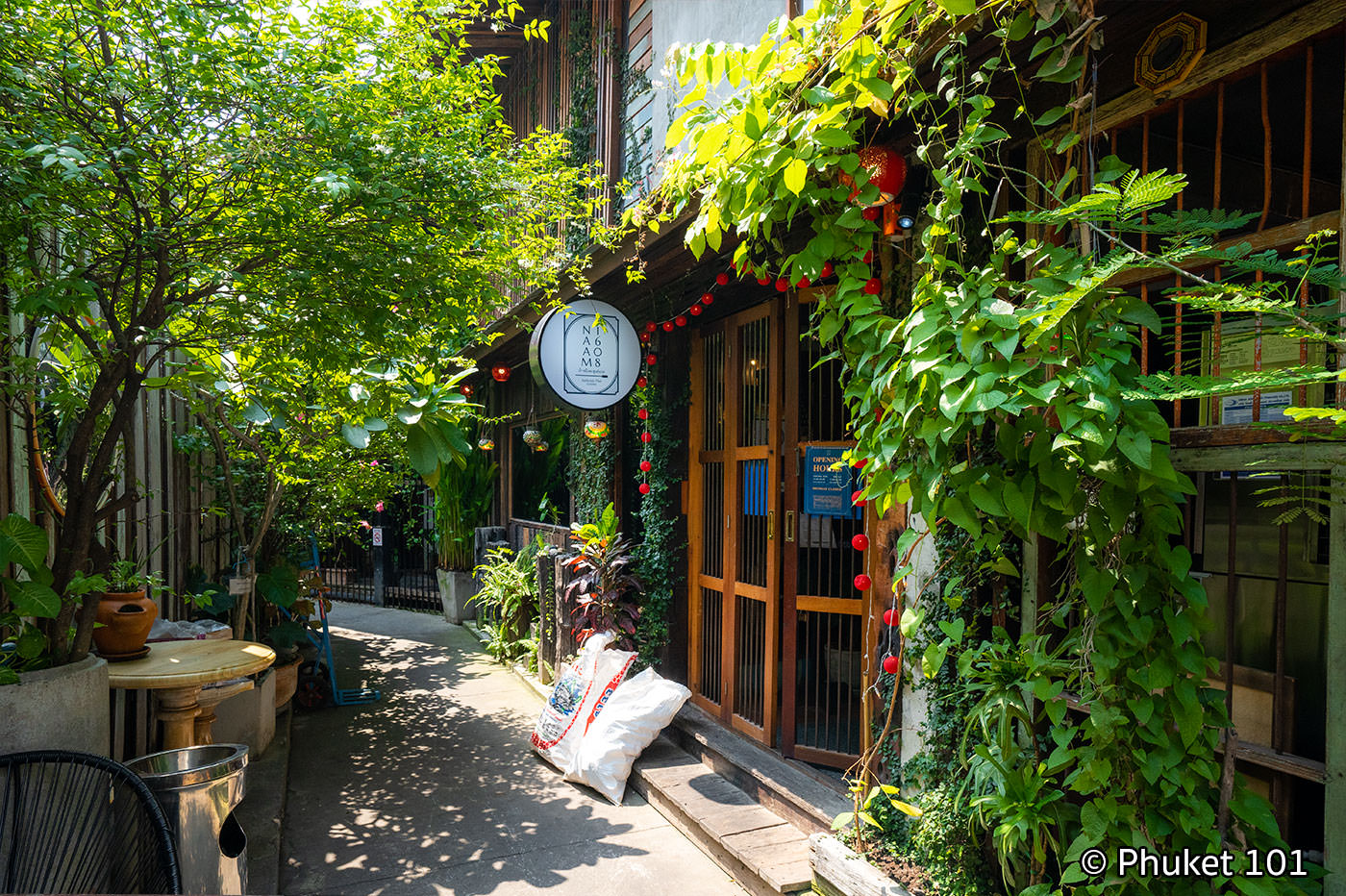 Naam 1608 restaurant