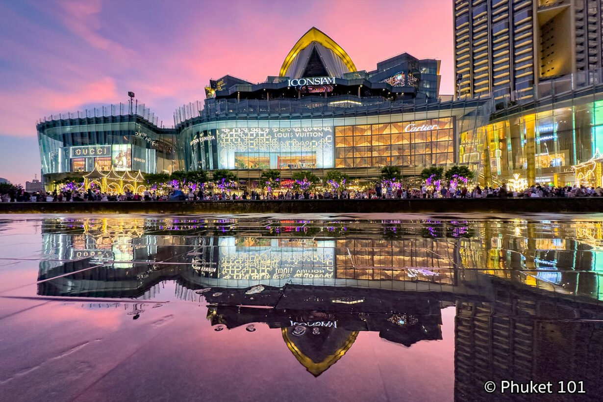 ICONSIAM - an immense shopping mall on the Bangkok riverside