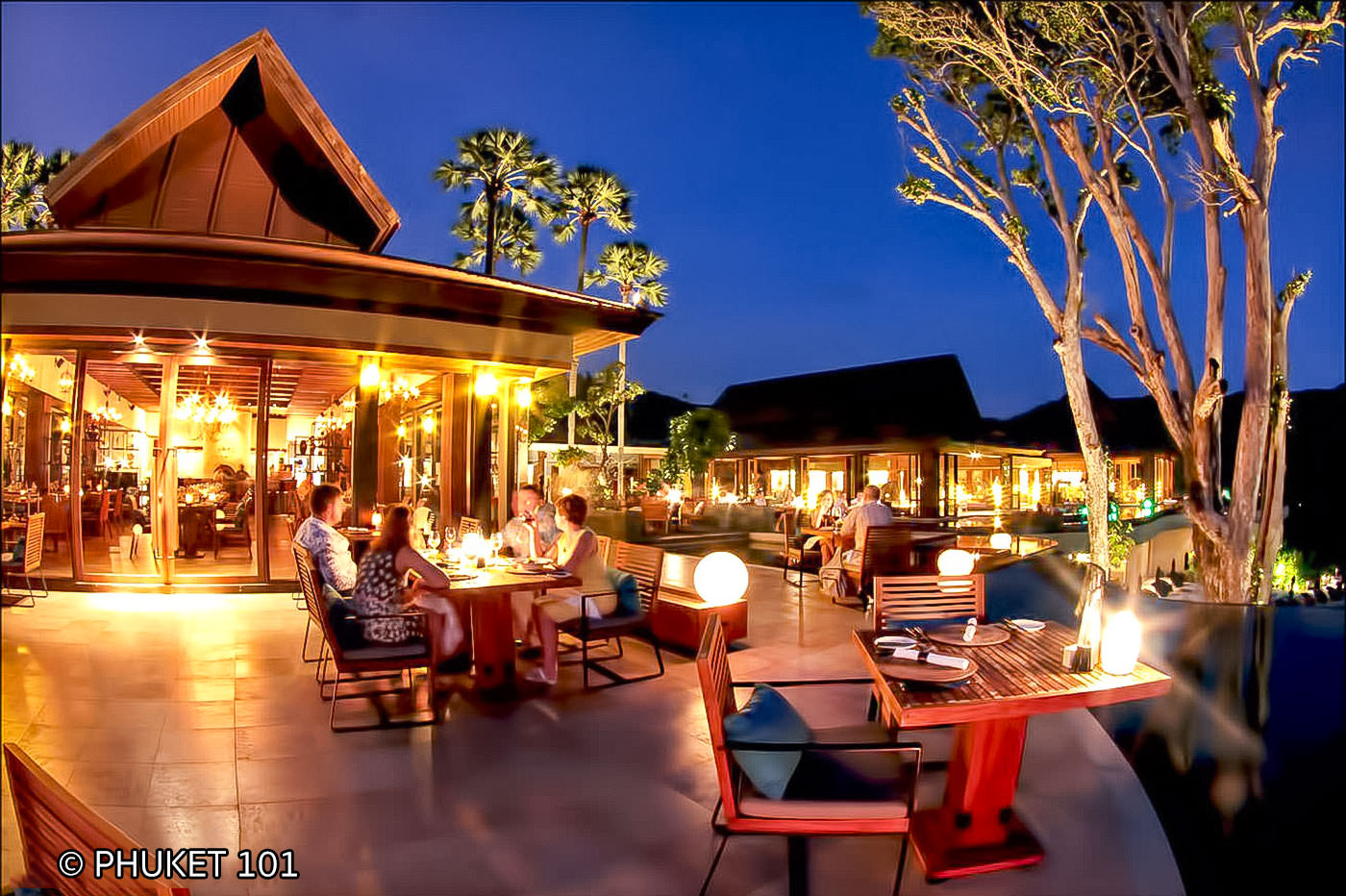 Outdoor dining at Elements Restaurant