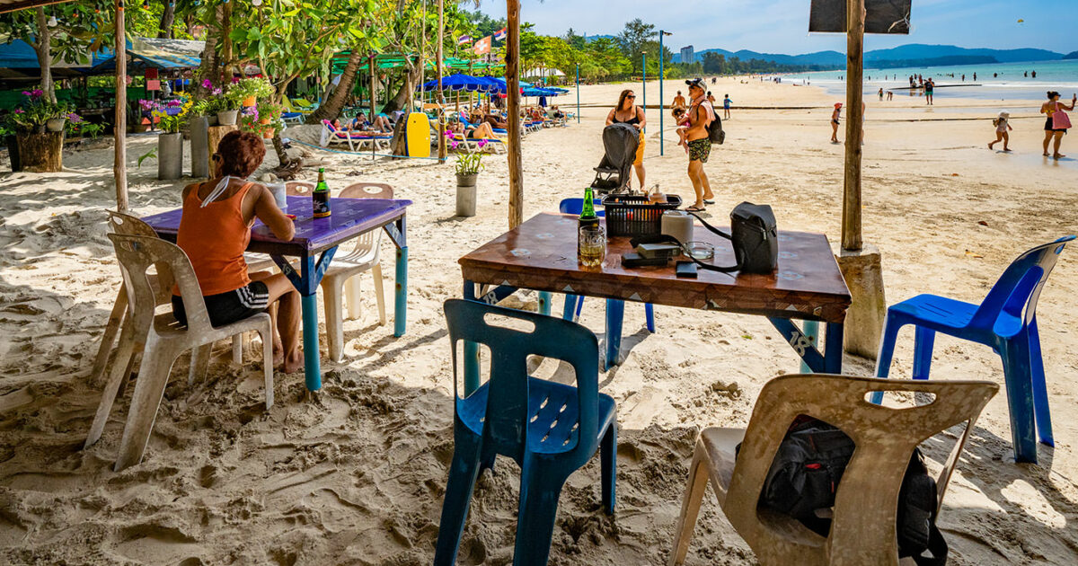 Daeng Restaurant on Karon Beach