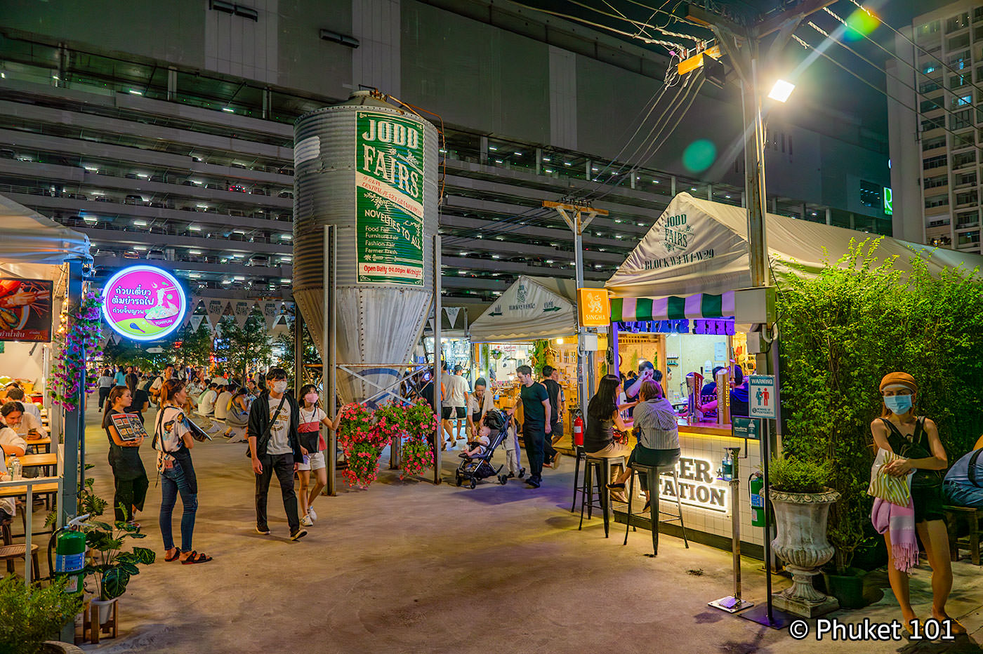 Jodd Fairs Rama 9 Night Market in Bangkok