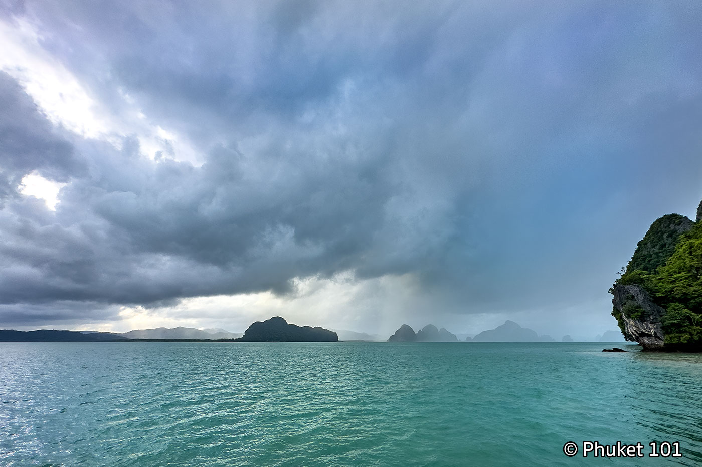 Hong by Starlight by John Gray's SeaCanoe