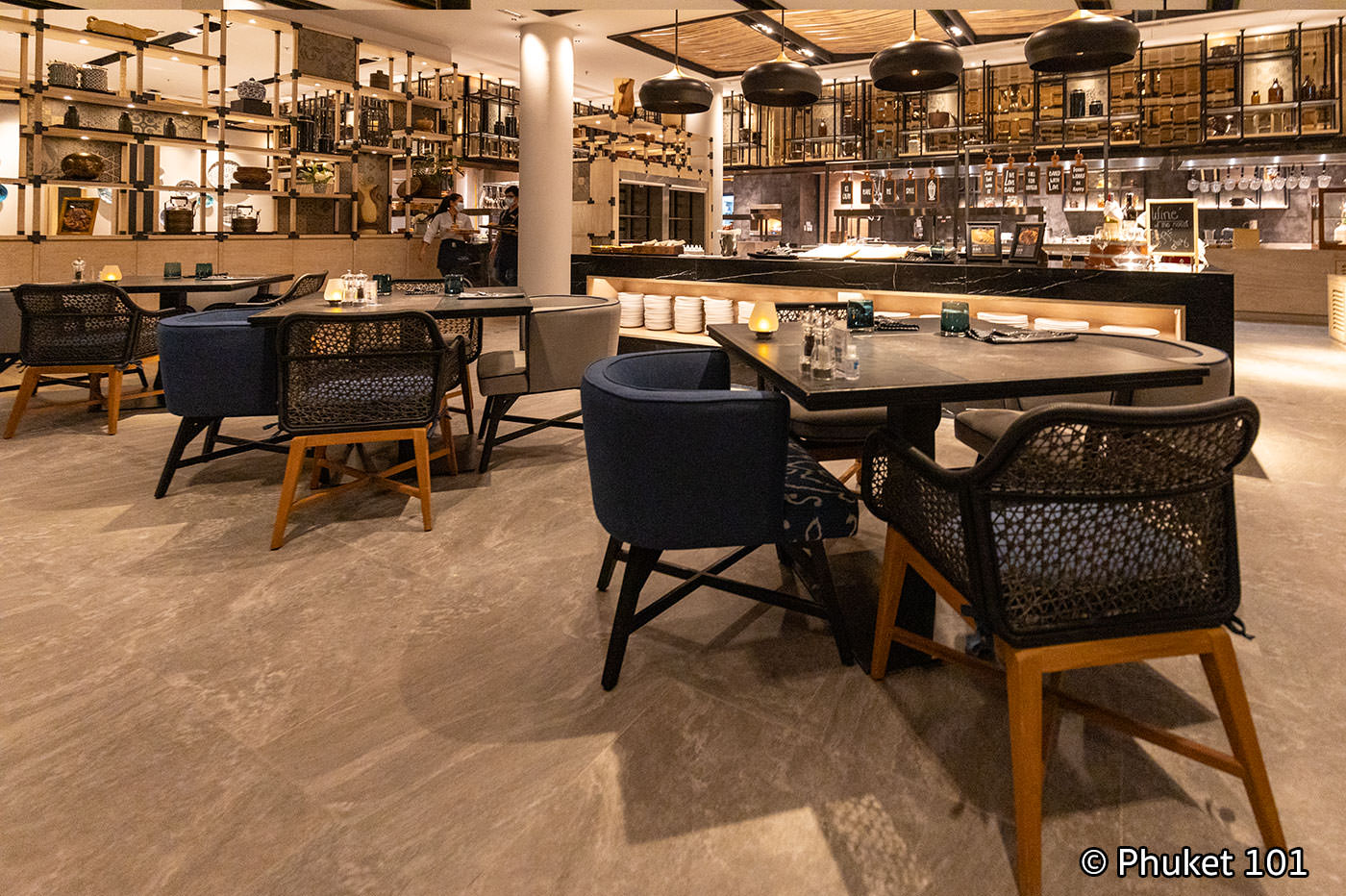 chao leh restaurant patong phuket