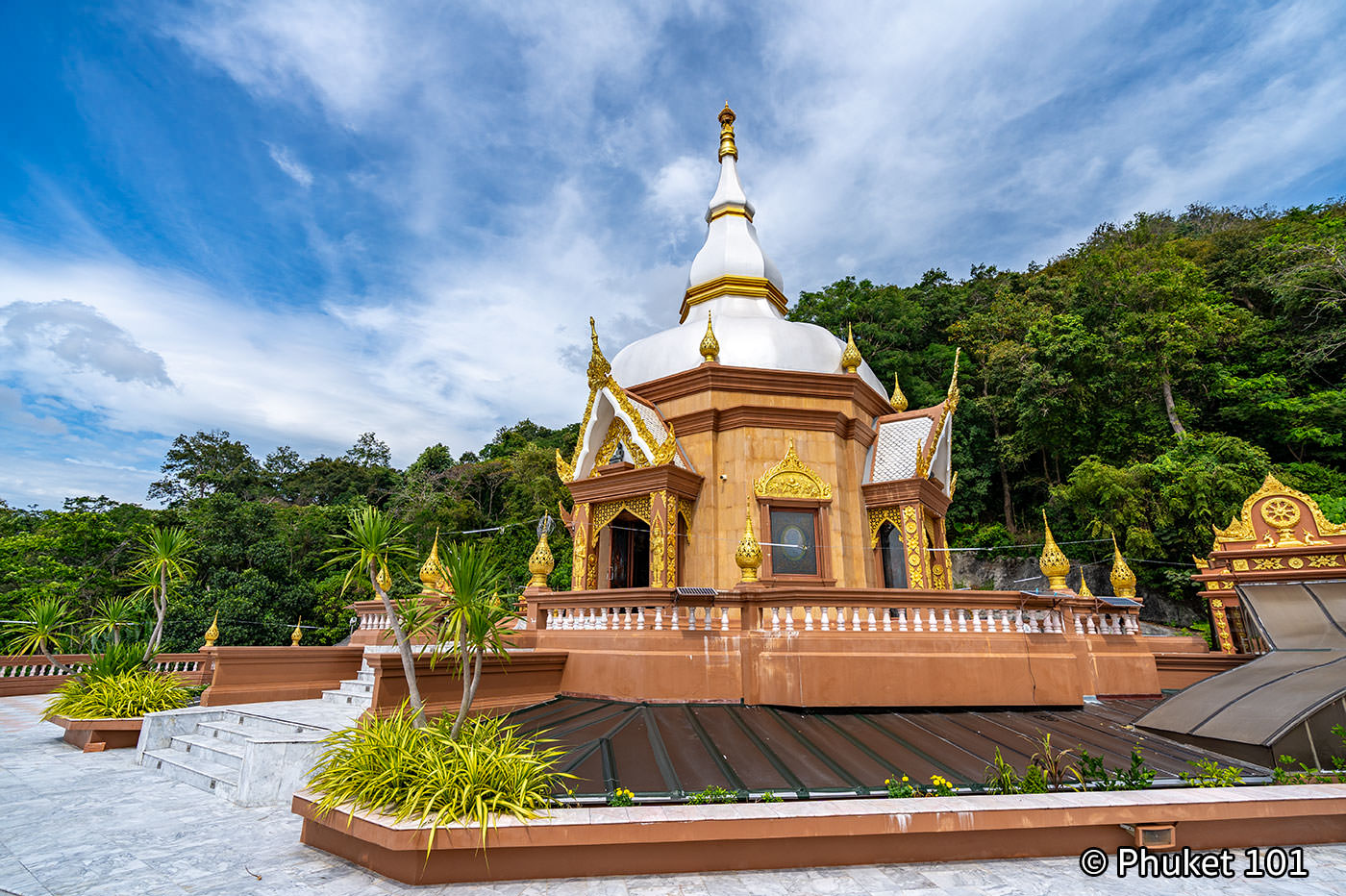 Wat Charoen Samanakij in Phuket Town