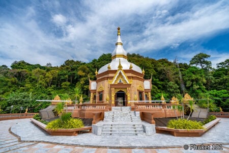 Wat Charoen Samanakij nella città di Phuket