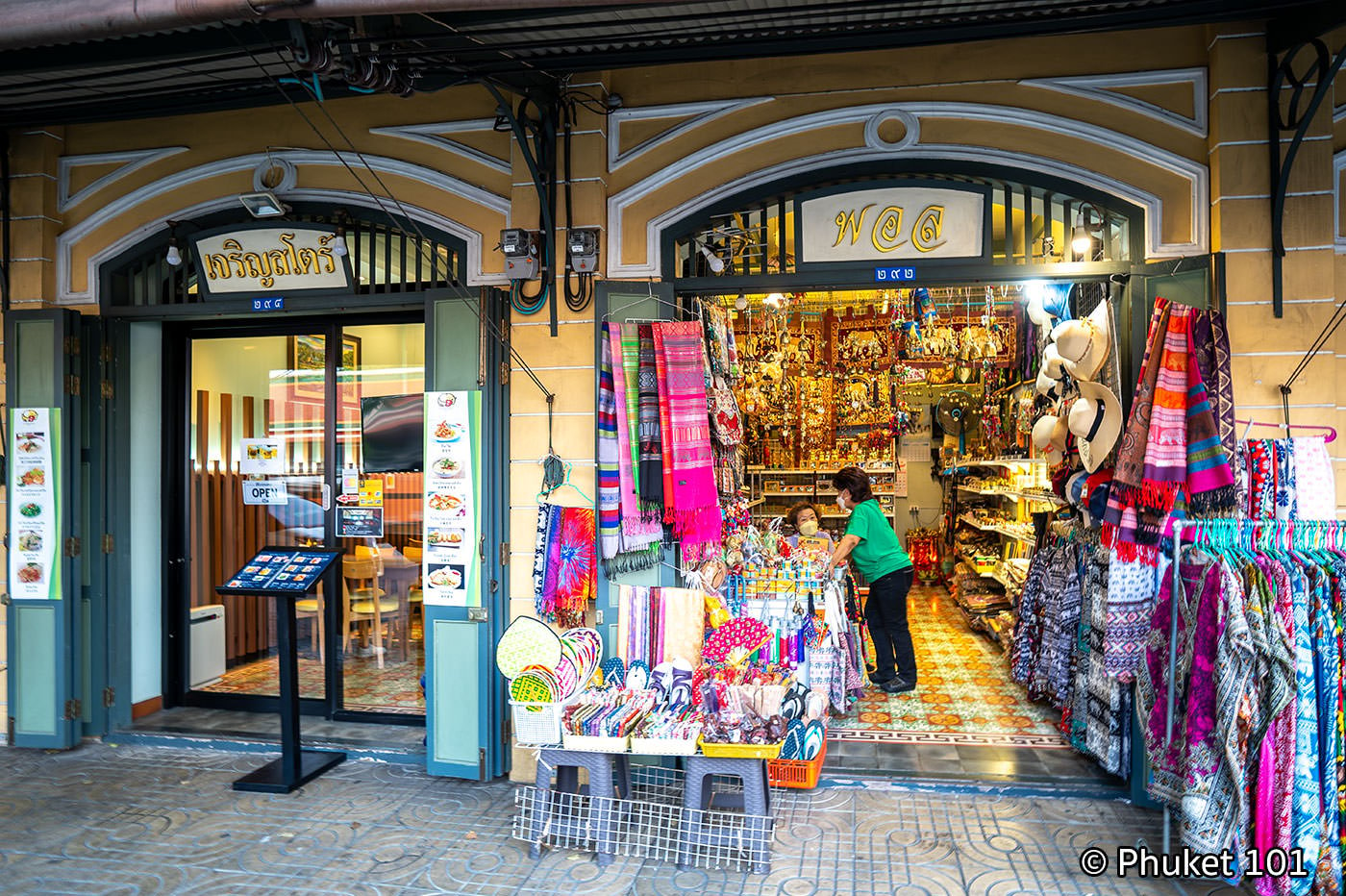 Ta Thian Market in Bangkok Old Town