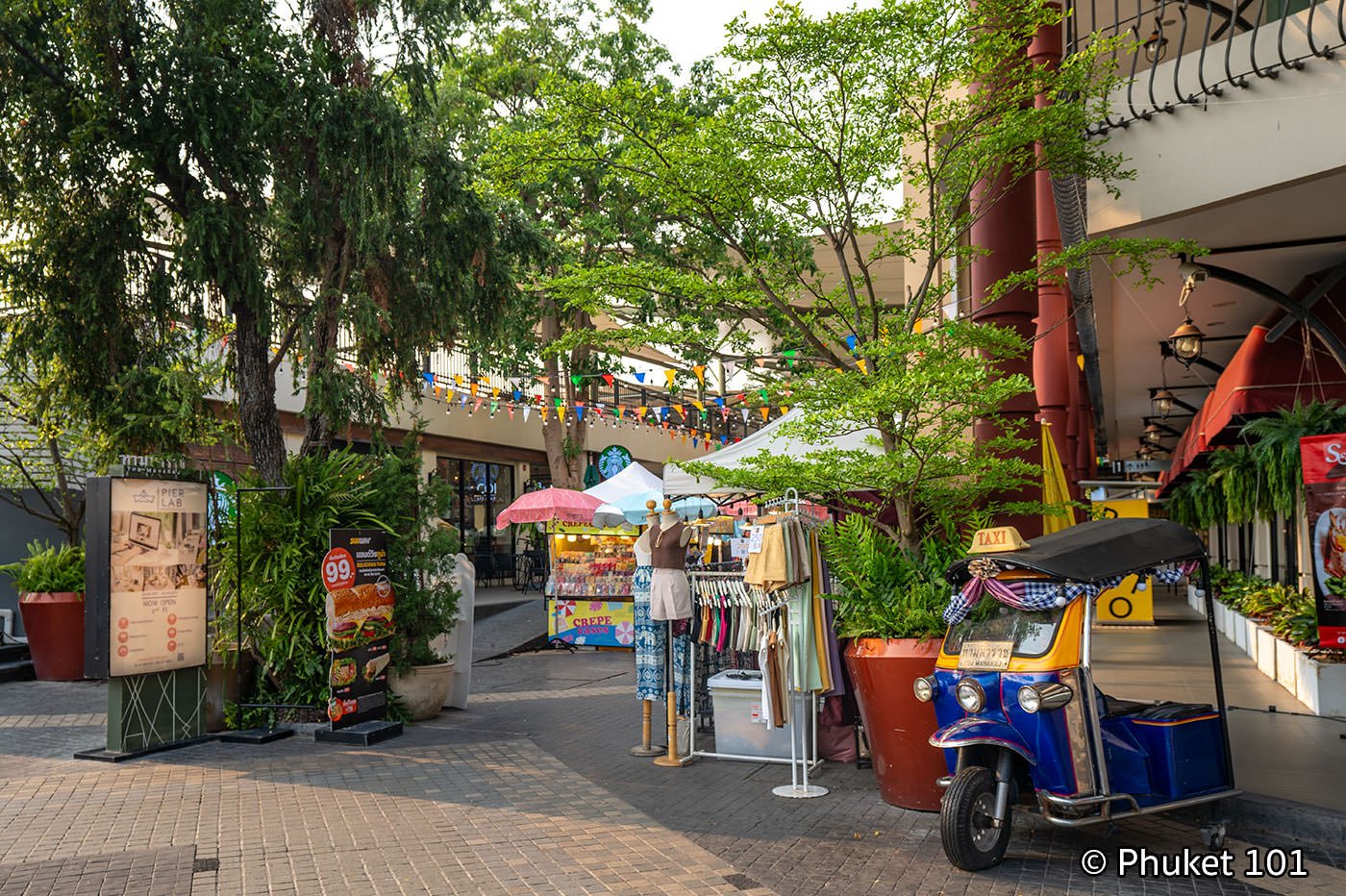 Tha Maharaj by the river in Bangkok Old Town