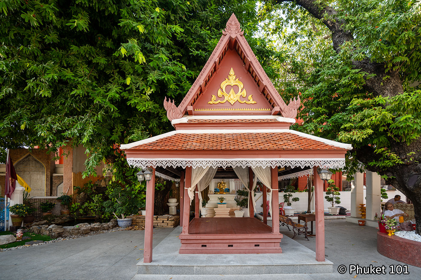 Mahathat Yuwaratrangsarit Temple