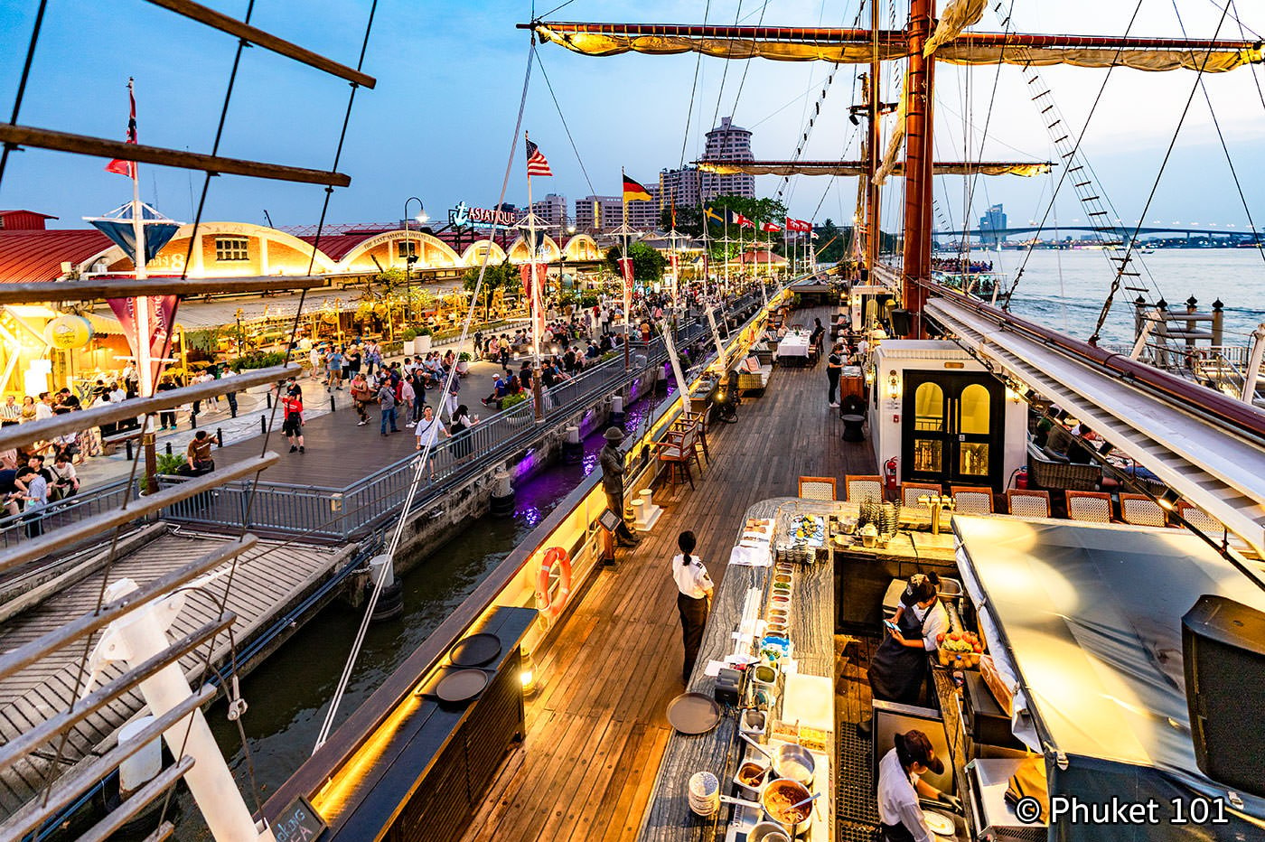 Sirimahannop Restaurant at Asiatique The Riverfront in Bangkok