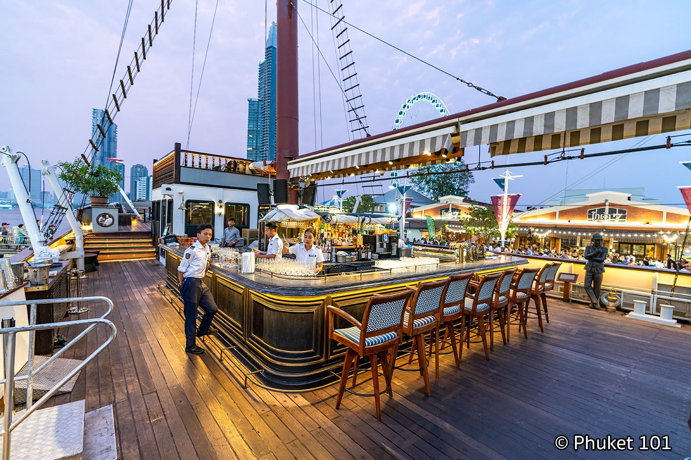 Asiatique Sailing Boat Restaurant 1