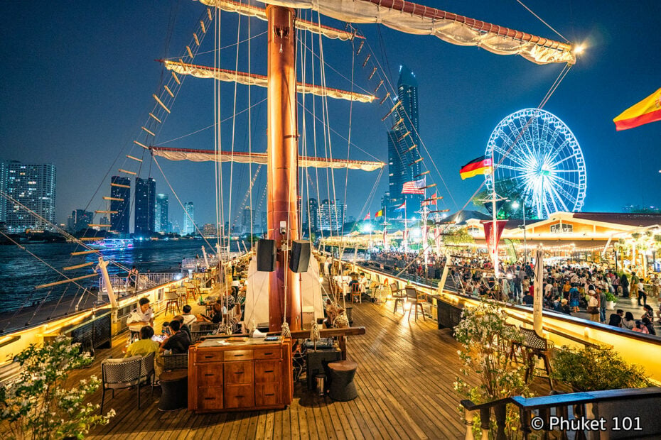 Ristorante Sirimahannop all'Asiatique The Riverfront a Bangkok