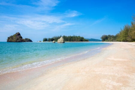 La spiaggia di Nopparat Thara a Krabi